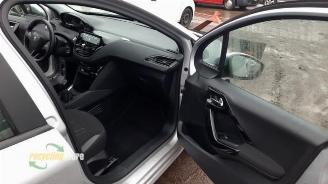 Peugeot 208 208 I (CA/CC/CK/CL), Hatchback, 2012 / 2019 1.4 16V picture 11
