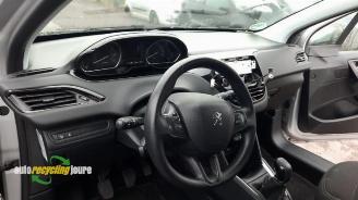 Peugeot 208 208 I (CA/CC/CK/CL), Hatchback, 2012 / 2019 1.4 16V picture 14