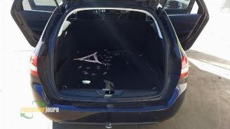 Peugeot 308 308 SW (L4/L9/LC/LJ/LR), Combi 5-drs, 2014 / 2021 1.6 BlueHDi 120 picture 17