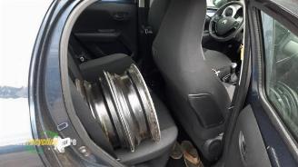 Citroën C1 onderdelen (kleur: ELB ) donorauto picture 11