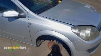 Opel Astra Astra H (L48), Hatchback 5-drs, 2004 / 2014 1.6 16V Twinport picture 2