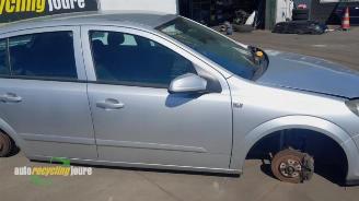 Opel Astra Astra H (L48), Hatchback 5-drs, 2004 / 2014 1.6 16V Twinport picture 3