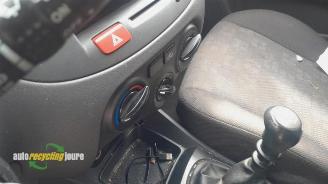 Kia Rio Rio II (DE), Hatchback, 2005 / 2011 1.4 16V picture 19