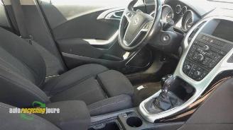 Opel Astra Astra J Sports Tourer (PD8/PE8/PF8), Combi, 2010 / 2015 1.4 Turbo 16V picture 25