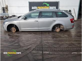 Salvage car Skoda Octavia Octavia Combi (5EAC), Combi 5-drs, 2012 / 2020 1.4 TSI 16V 2014/6