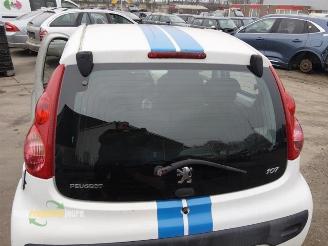 Peugeot 107 onderdelen (kleur: KWD) donorauto picture 11