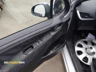 Peugeot 207 SW onderdelen (kleur: EZR) donorauto picture 17
