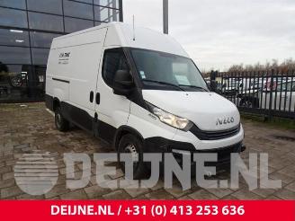 disassembly passenger cars Iveco New Daily New Daily VI, Van, 2014 33S14, 35C14, 35S14 2014/9