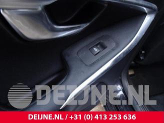 Volvo V-40 V40 (MV), Hatchback 5-drs, 2012 / 2019 1.6 D2 picture 32