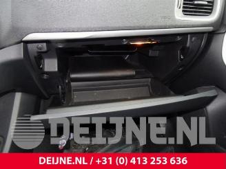 Volvo V-40 V40 (MV), Hatchback 5-drs, 2012 / 2019 1.6 D2 picture 24