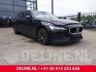 uszkodzony samochody osobowe Volvo V-60 V60 II (ZW), Combi, 2018 2.0 D3 16V 2020/8