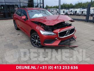 demontáž osobní automobily Volvo V-60 V60 II (ZW), Combi, 2018 2.0 B4 16V Mild Hybrid 2021/10