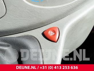 Renault Trafic Trafic New (FL), Van, 2001 / 2014 1.9 dCi 100 16V picture 32