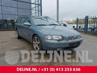 krockskadad bil auto Volvo V-70 V70 (SW), Combi, 1999 / 2008 2.4 20V 170 2001/4