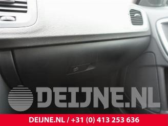 Volvo V-60 V60 I (FW/GW), Combi, 2010 / 2018 2.0 D3 16V picture 30