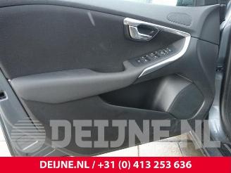 Volvo V-40 V40 (MV), Hatchback 5-drs, 2012 / 2019 2.0 T2 16V picture 16