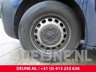 Peugeot Expert Expert (V1/VA/VB/VE/VF/VT/VY), Van, 2016 2.0 Blue HDi 120 16V picture 17