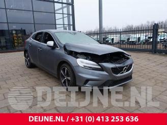 Coche siniestrado Volvo V-40 V40 (MV), Hatchback 5-drs, 2012 / 2019 1.5 T2 16V Geartronic 2018/11