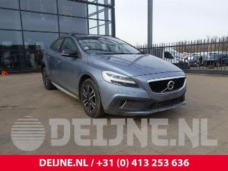 Salvage car Volvo V-40 V40 Cross Country (MZ), Hatchback 5-drs, 2012 / 2019 1.5 T3 16V Geartronic 2017/9