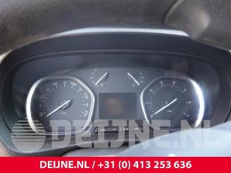 Peugeot Expert Expert (V1/VA/VB/VE/VF/VT/VY), Van, 2016 2.0 Blue HDi 180 16V picture 30
