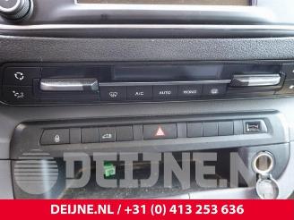 Peugeot Expert Expert (V1/VA/VB/VE/VF/VT/VY), Van, 2016 2.0 Blue HDi 180 16V picture 32