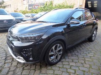 uszkodzony samochody osobowe Kia Stonic Drive 2022/2