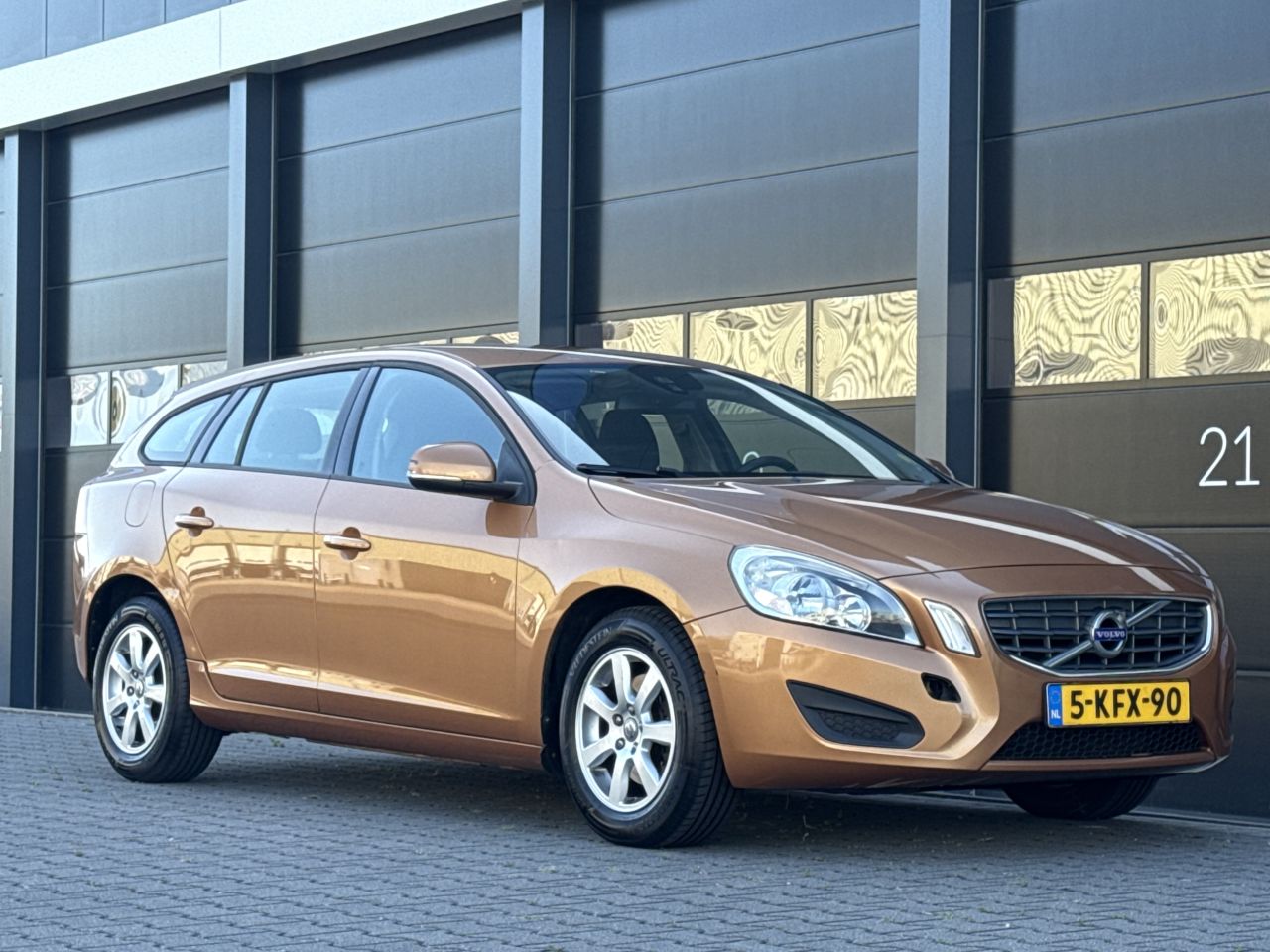 Volvo V-60