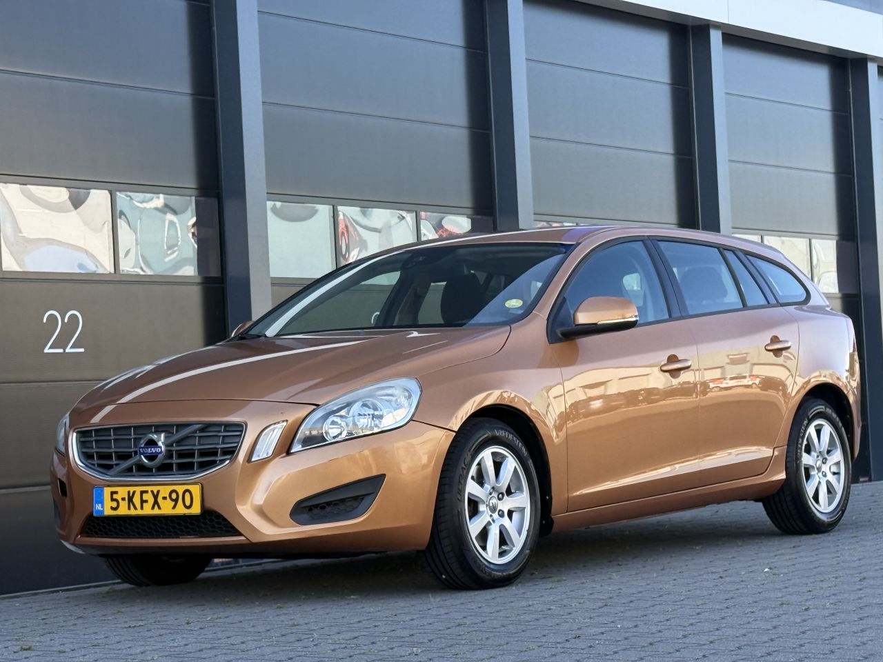 Volvo V-60