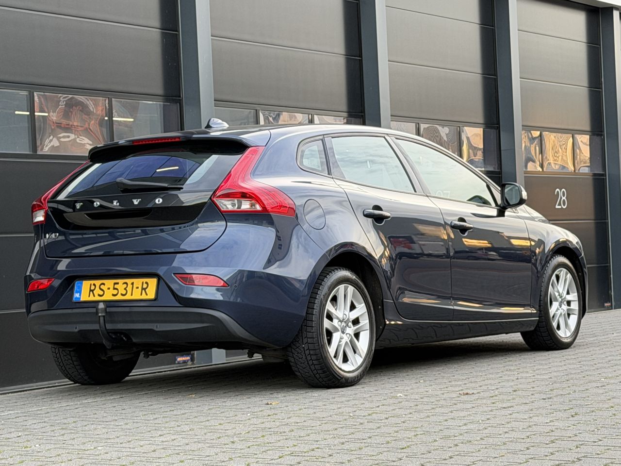 Volvo V-40