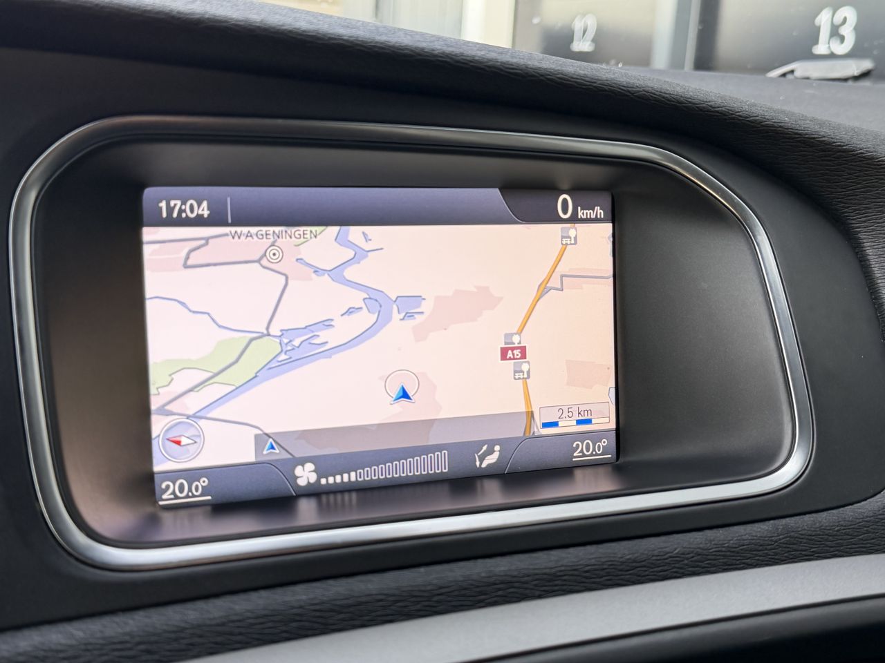 Volvo V-40