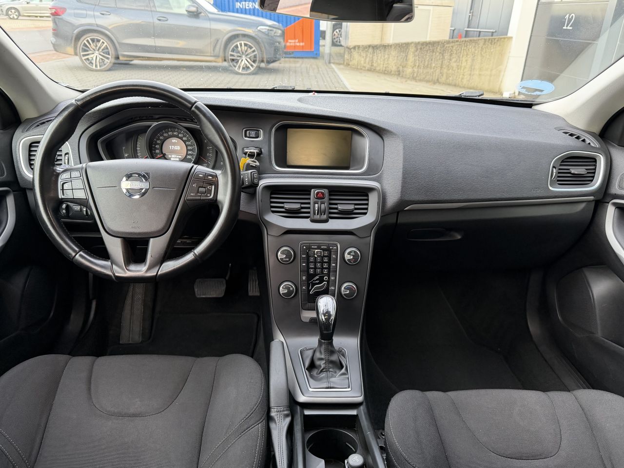 Volvo V-40