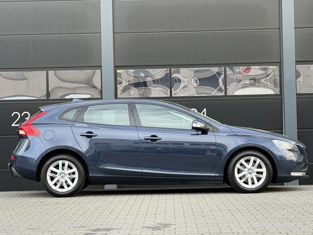 Volvo V-40