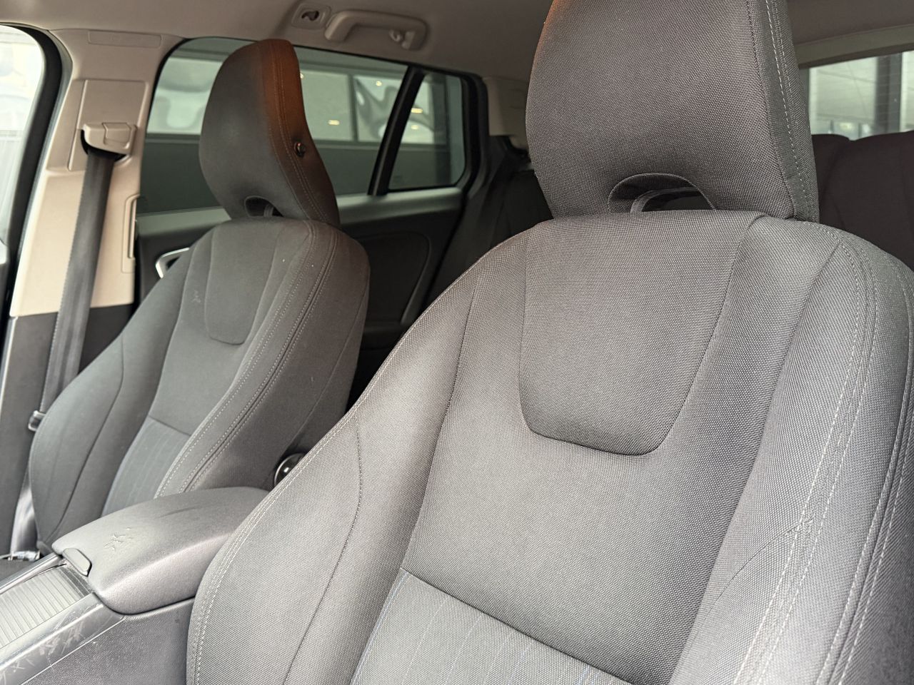 Volvo V-60