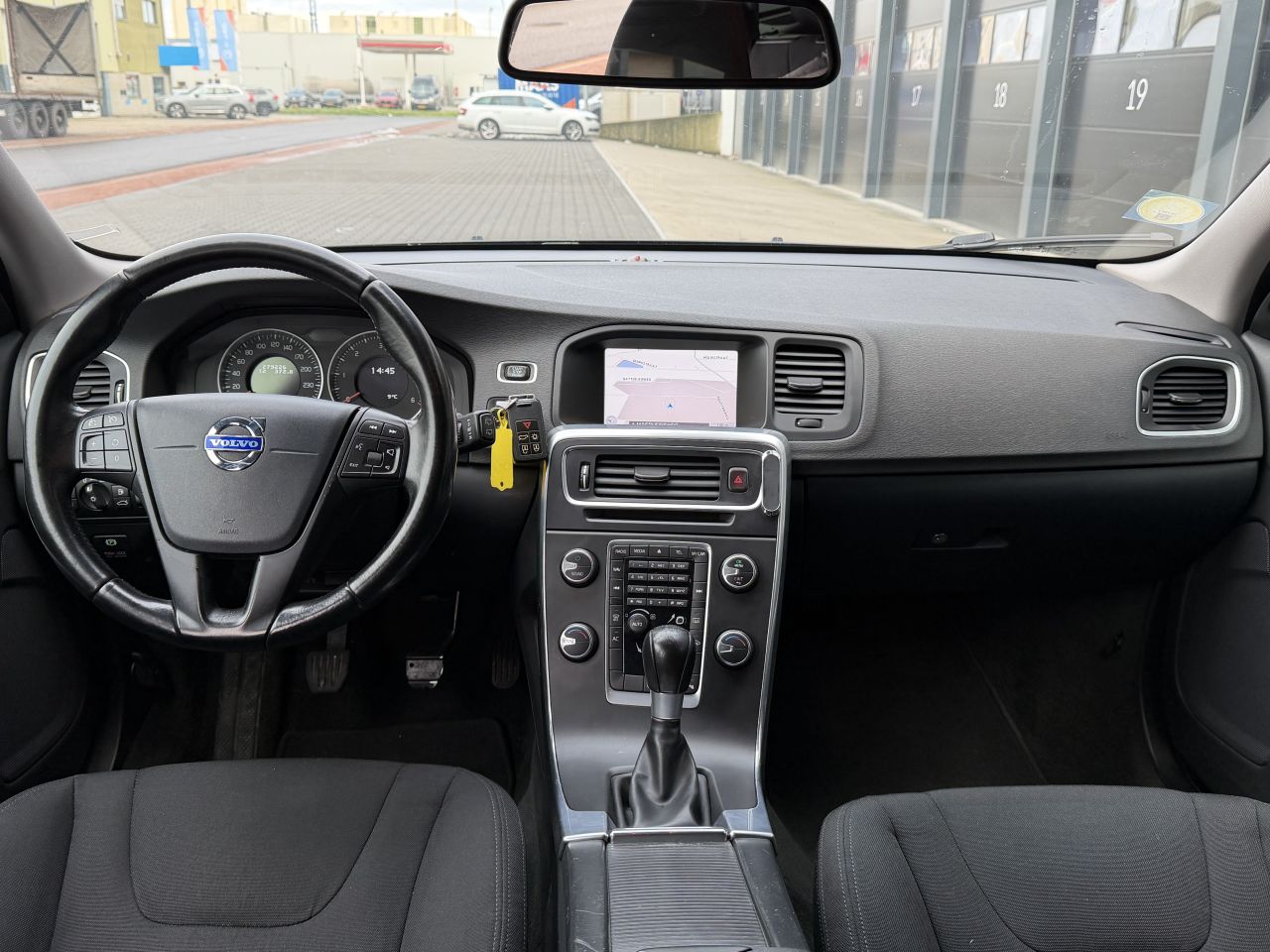 Volvo V-60