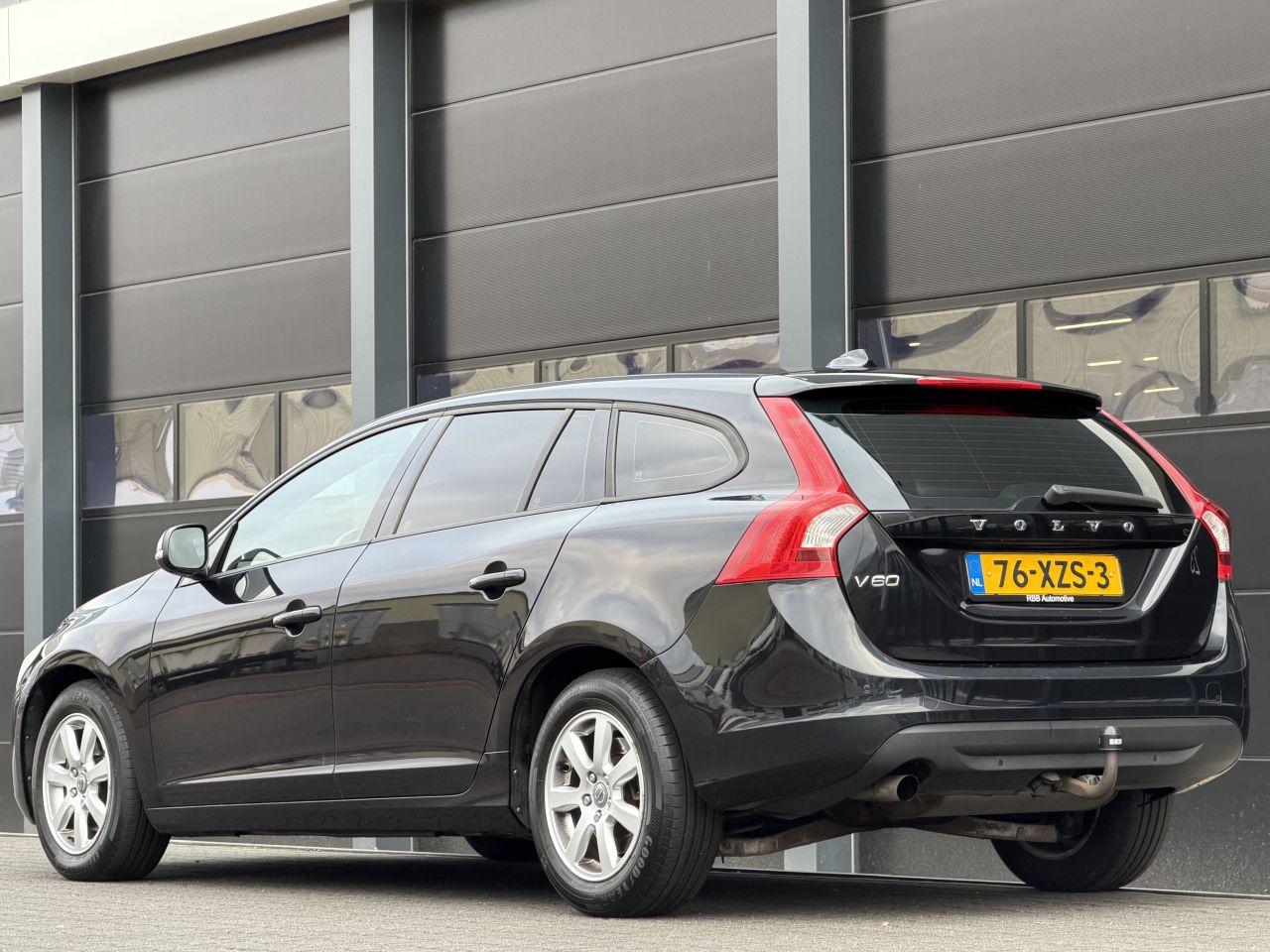 Volvo V-60