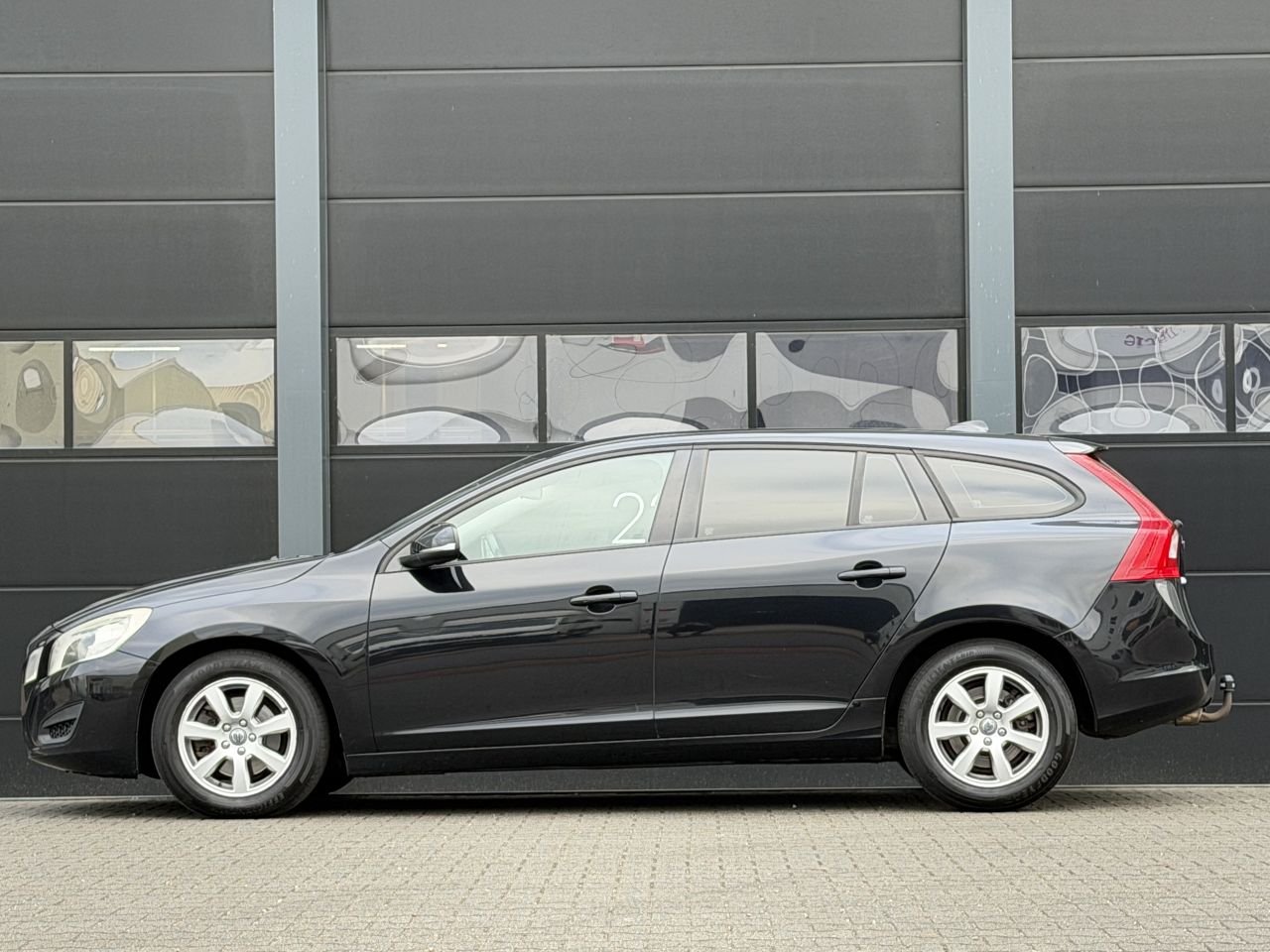 Volvo V-60