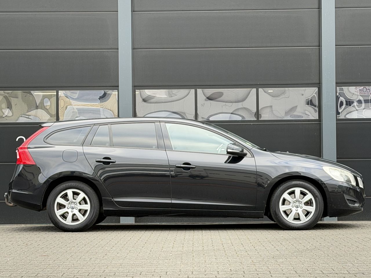 Volvo V-60