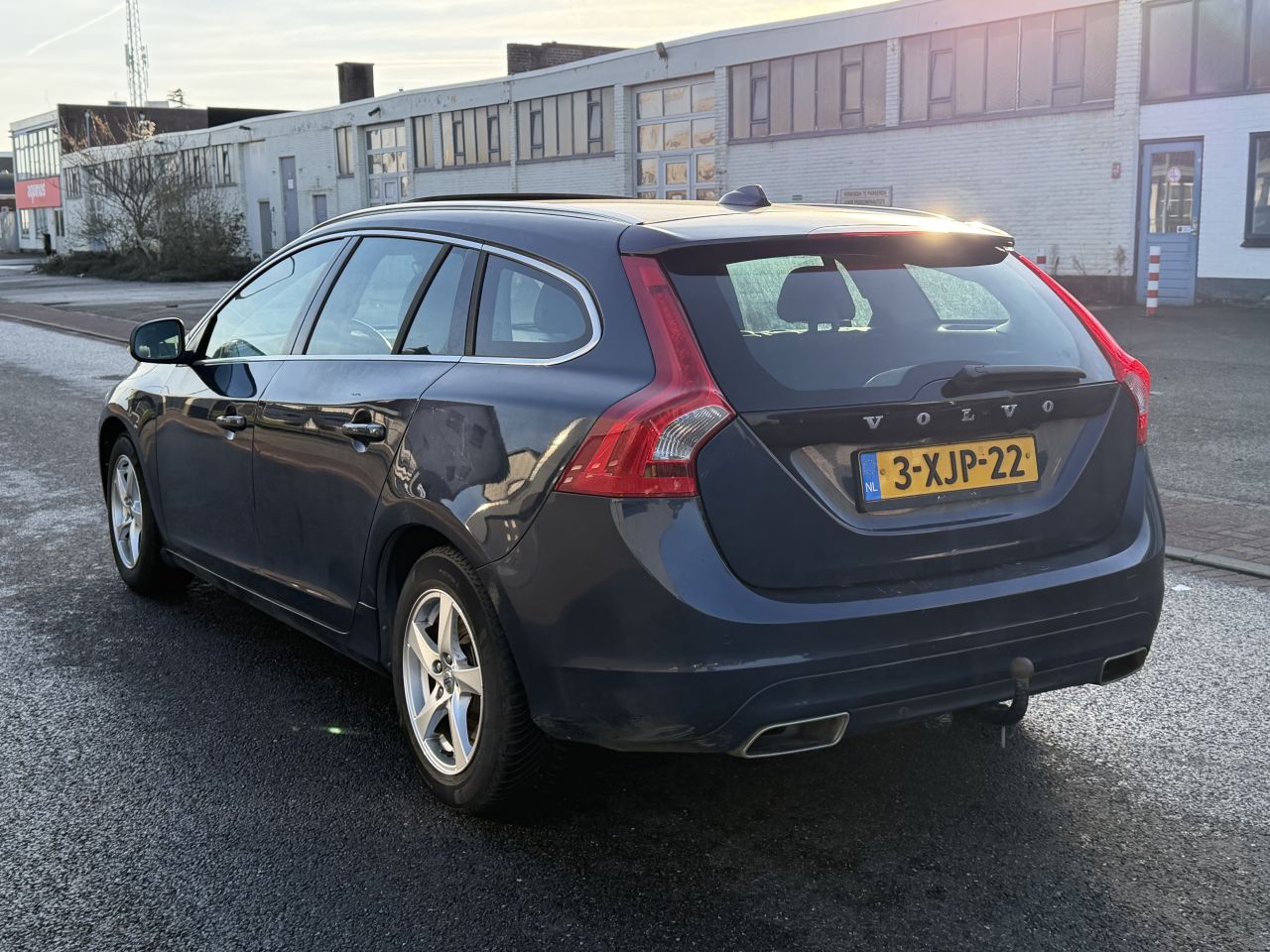 Volvo V-60