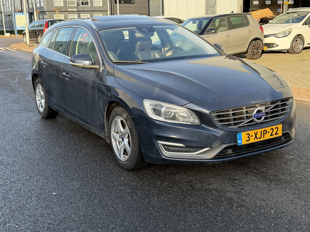 Volvo V-60