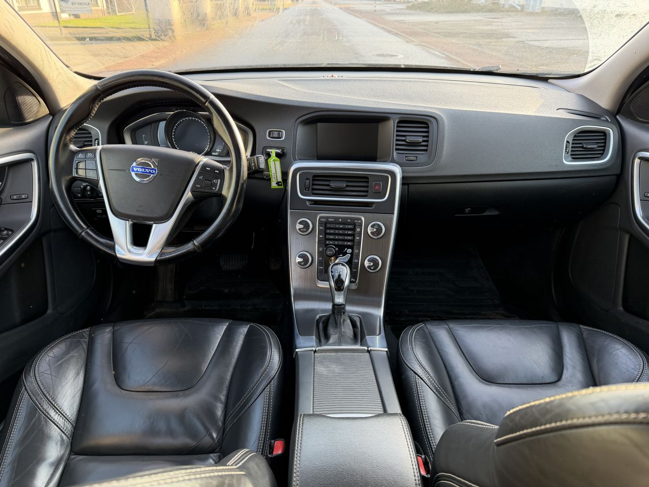 Volvo V-60