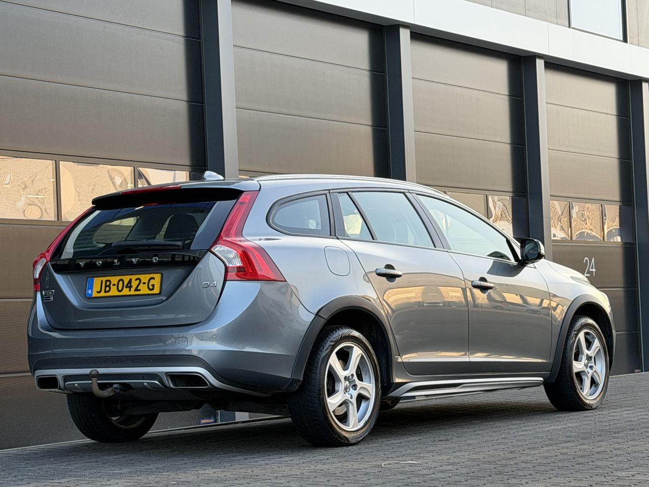 Volvo V-60