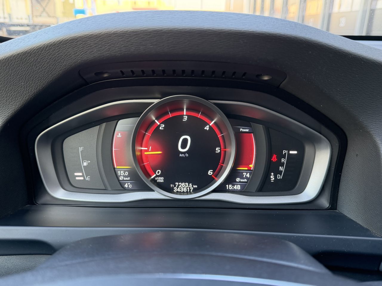 Volvo V-60