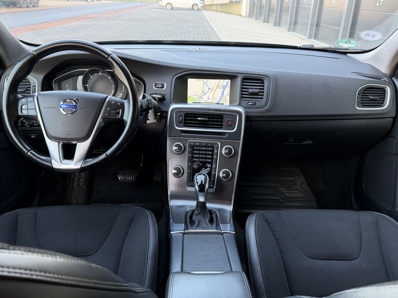 Volvo V-60