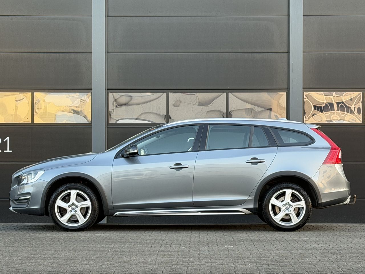 Volvo V-60