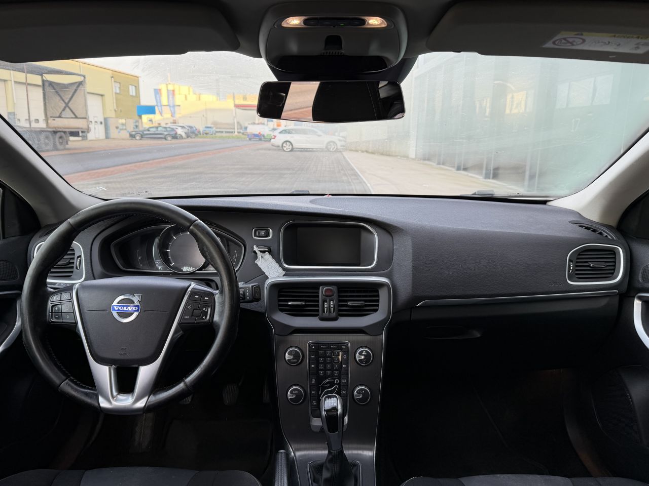 Volvo V-40