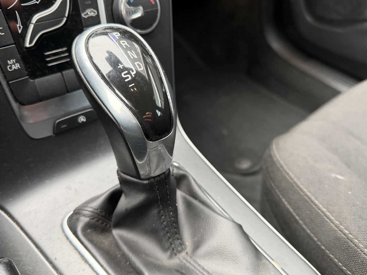 Volvo V-40