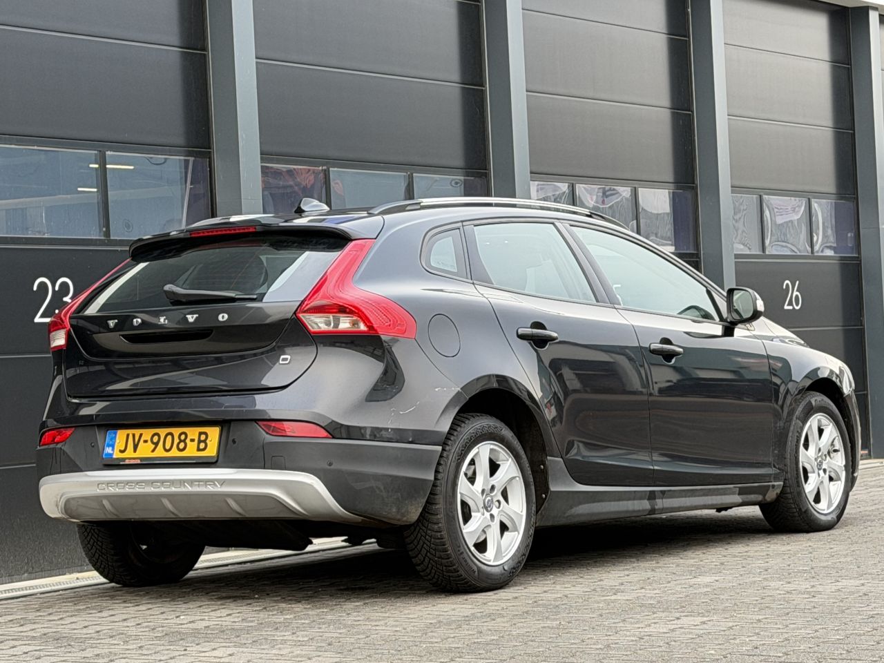 Volvo V-40