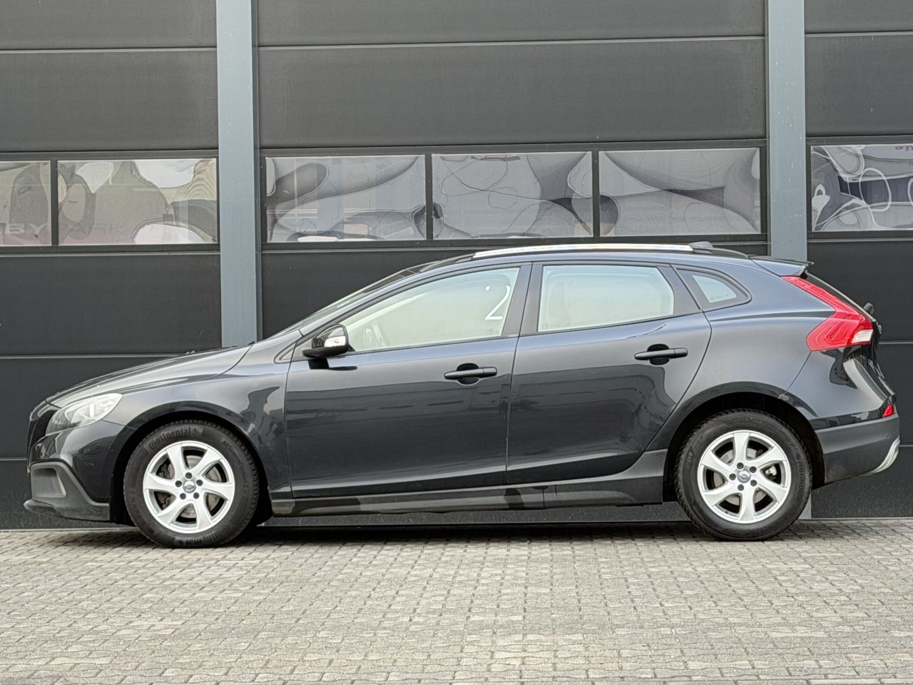 Volvo V-40