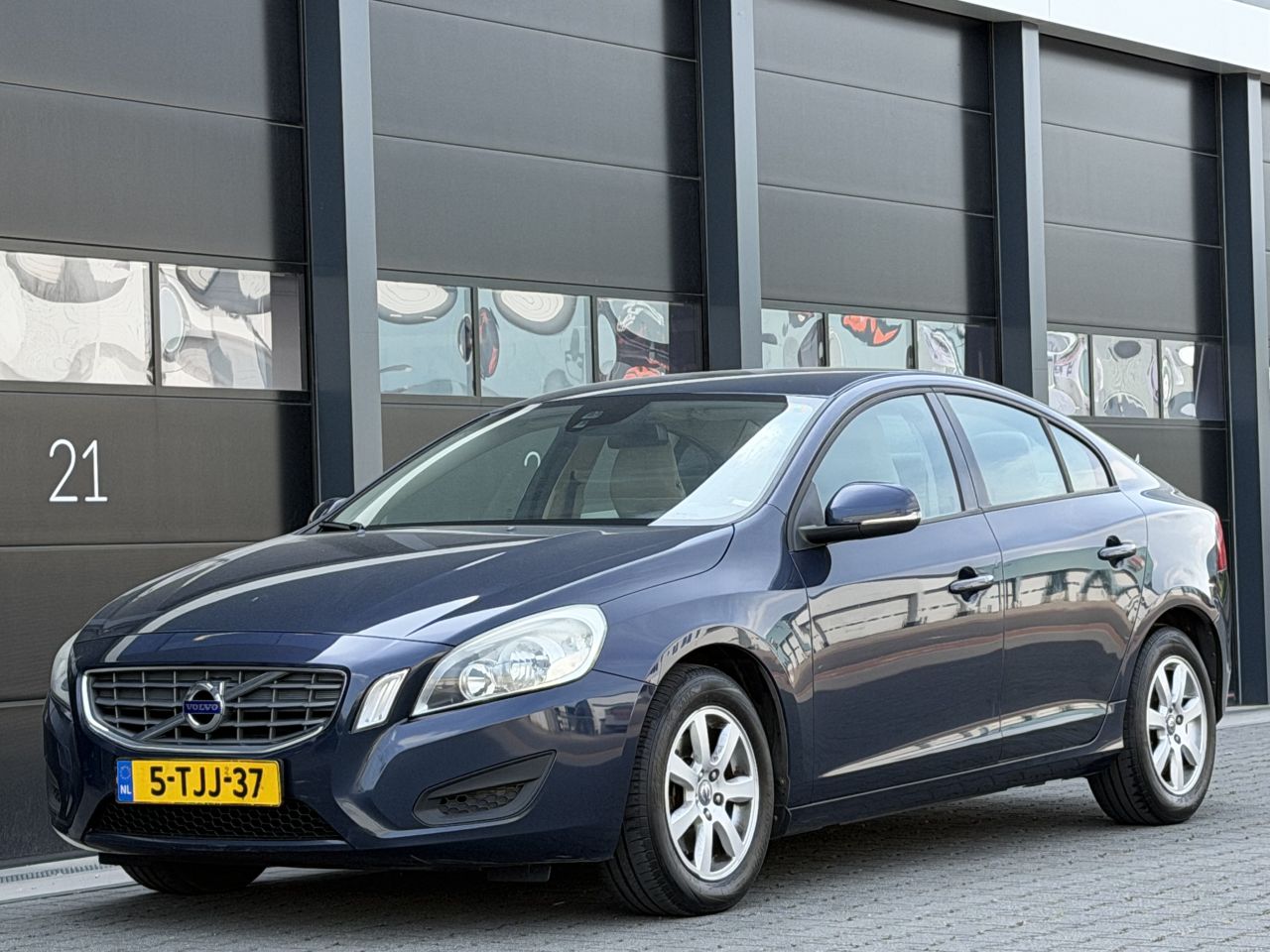 Volvo S-60