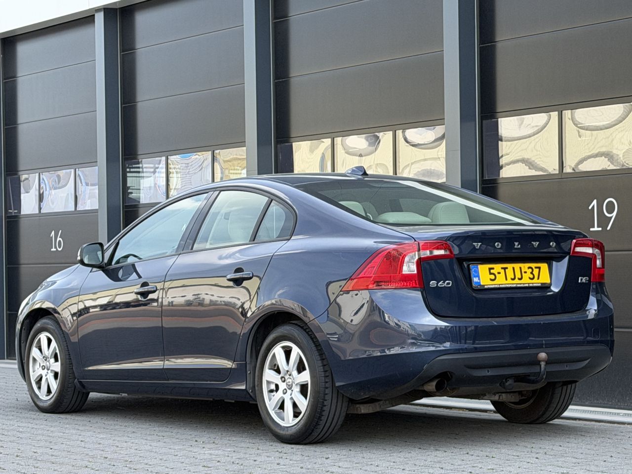 Volvo S-60